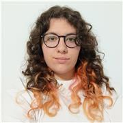 Profesora de español, inglés, francés y portugués, estudiante de Traducción e Interpretación, imparte clases online y presenciales